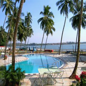 Отель Dolphin Bay Гоа Экстерьер фото